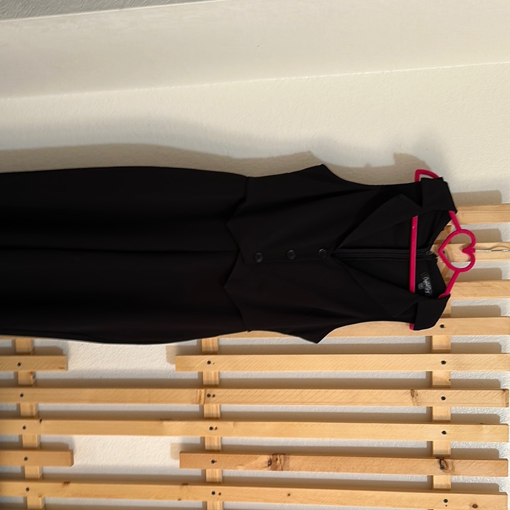 Black Sleeveless Button-Up Dress